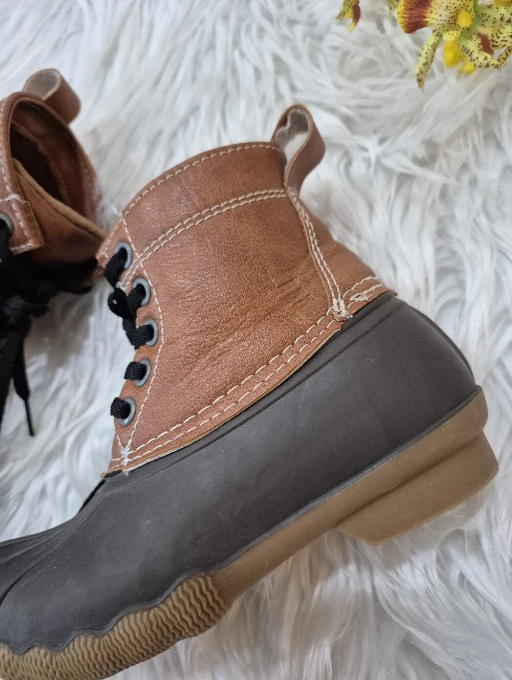 London Fog Kids Two-Tone Brown Duck Boots with Black Laces